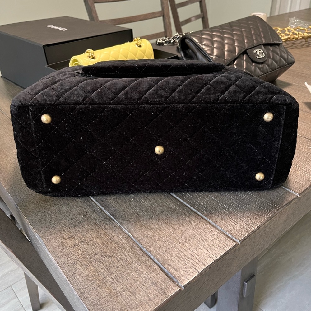 RARE Chanel XXL Velvet Airlines Bag - Picture 10 of 14
